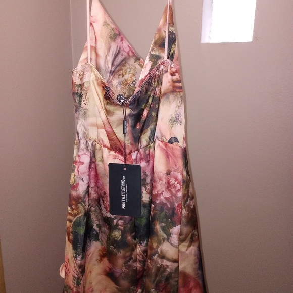 Pretty little things summer dress - Picture 2 of 7